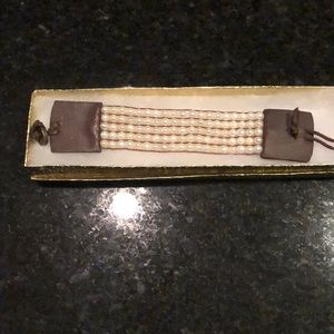Perls bracelet with leather